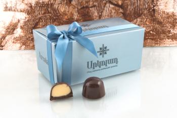 Dark chocolate with champagne cream, 200 g Dark chocolate with champagne cream, 200 g