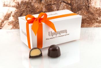 Dark chocolate with Cointreau cream, 195 g Dark chocolate with Cointreau cream, 195 g